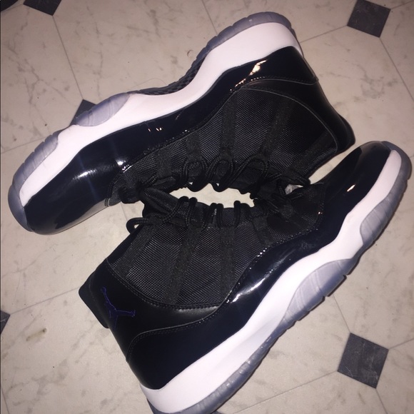 Jordan 11 space jam - Picture 1 of 2